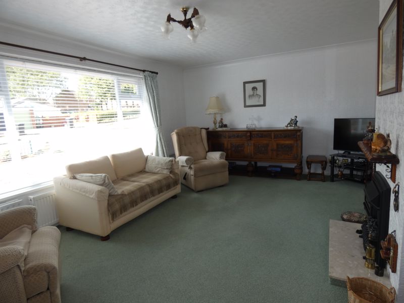 Lounge- click for photo gallery